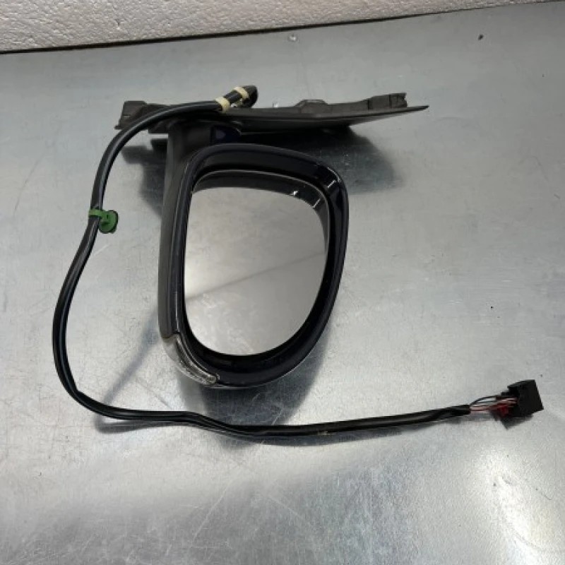 Oglinda dreapta / Volkswagen Golf Plus MK5 2008 / Caroserie, oglinzi si faruri