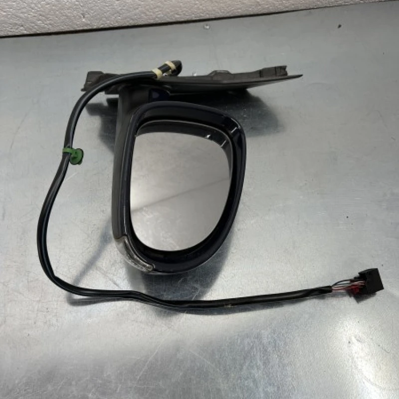 Oglinda dreapta / Volkswagen Golf Plus MK5 2008 / Caroserie, oglinzi si faruri