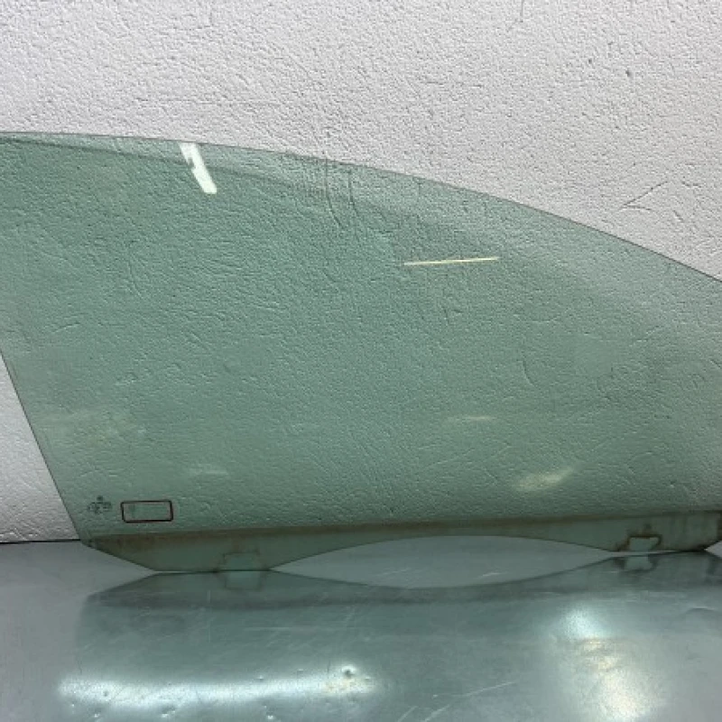 Geam dreapta fata Volkswagen 