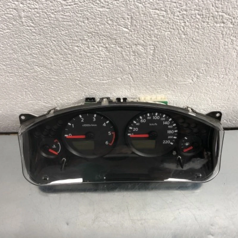 Ceas bord Nissan 