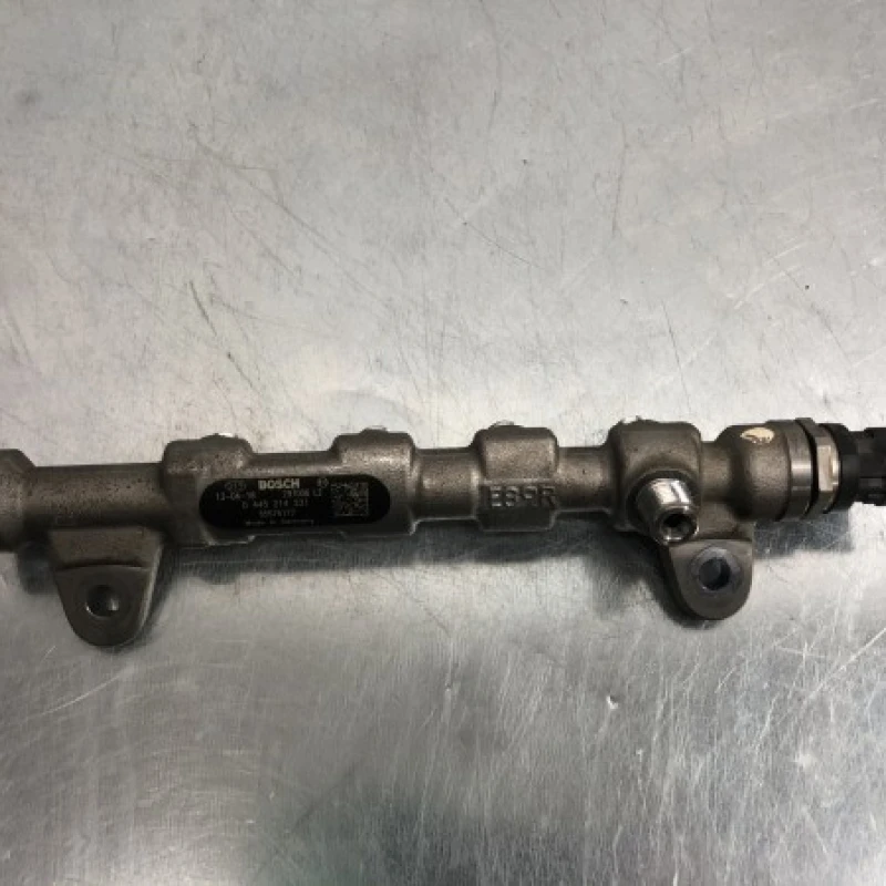 Rampa injectoare cu senzor Opel 