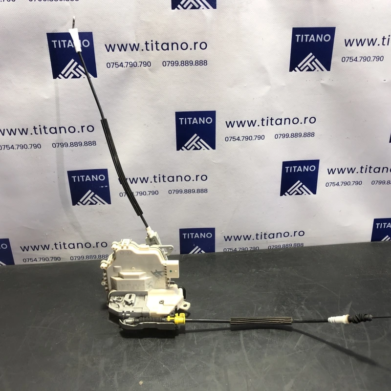 Iala broasca usa stanga spate Audi 