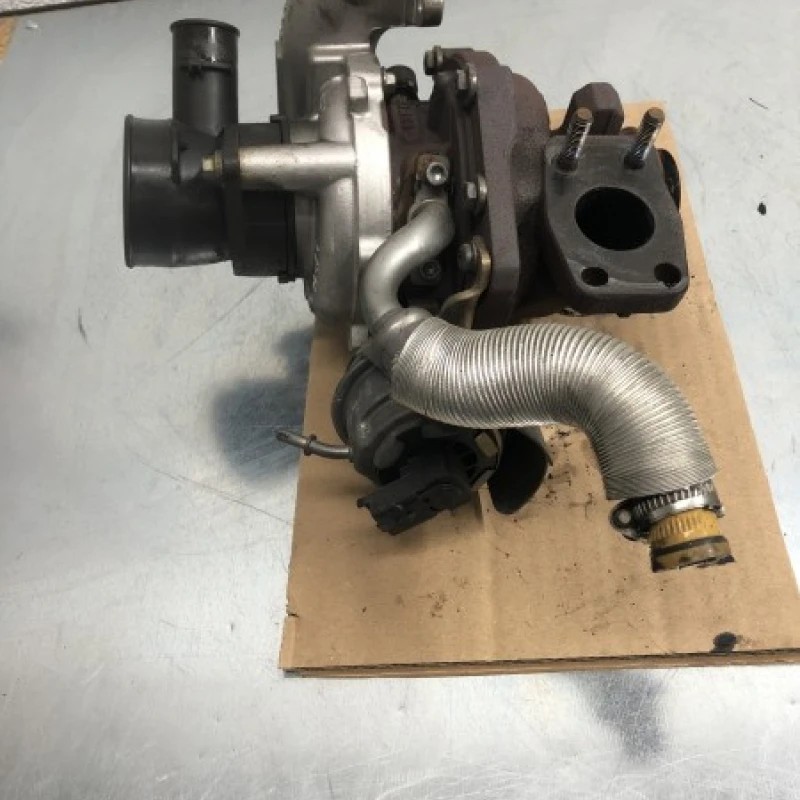 Turbosuflanta turbo turbina / Ford Focus MK3 2011 / Motor, racire si evacuare