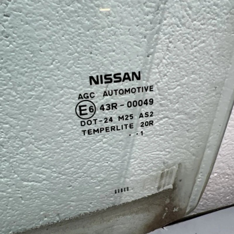 Geam stanga fata / Nissan Qashqai J10 +2 2011 / Caroserie, oglinzi si faruri