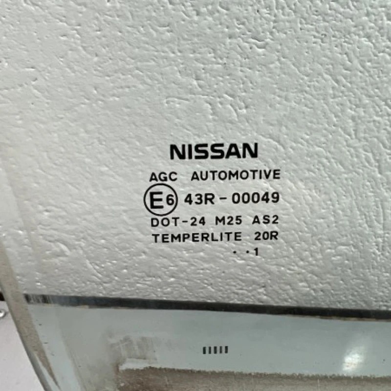 Geam dreapta fata / Nissan Qashqai J10 +2 2011 / Caroserie, oglinzi si faruri