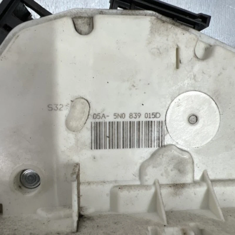 Iala broasca usa stanga spate / Volkswagen   2011 / Caroserie, oglinzi si faruri