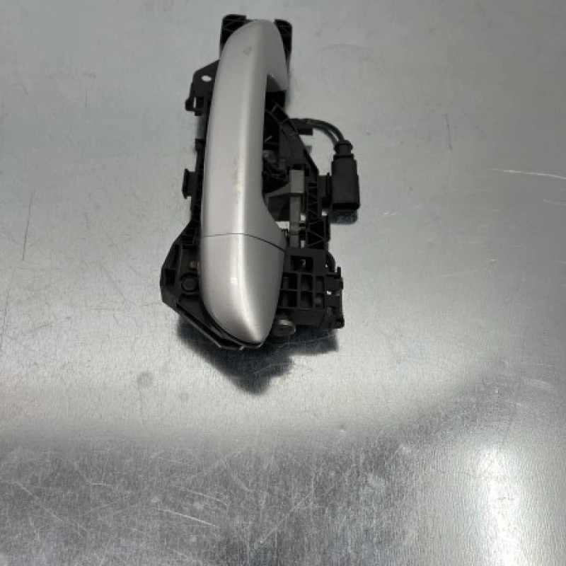 Maner usa stanga spate keyless / Volkswagen   2011 / Caroserie, oglinzi si faruri