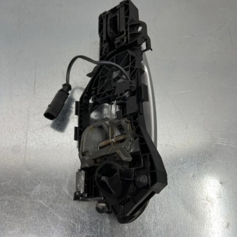 Maner usa stanga spate keyless / Volkswagen Passat CC 2011 / Caroserie, oglinzi si faruri