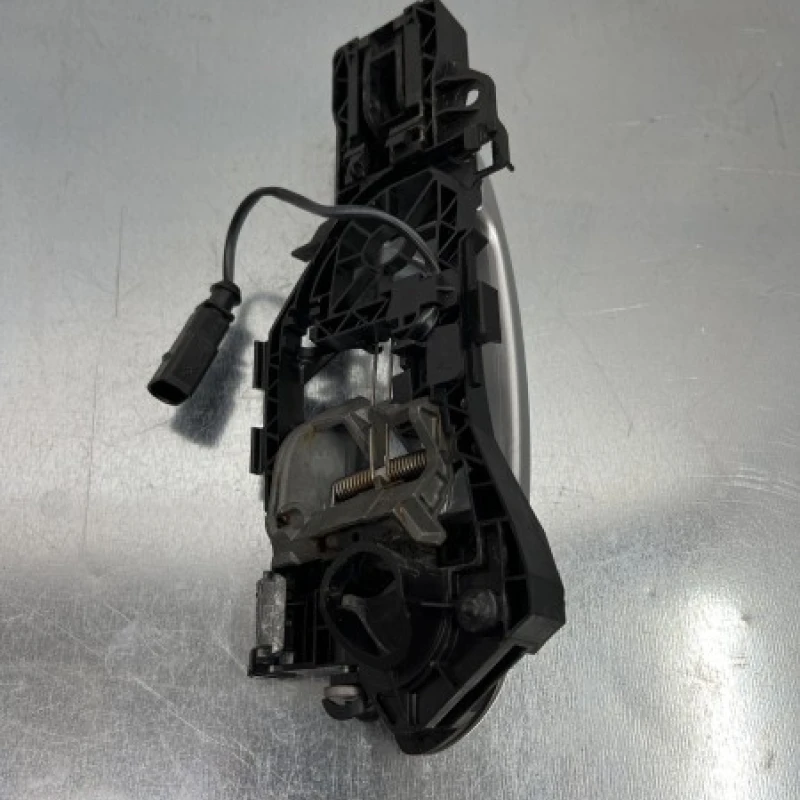 Maner usa stanga spate keyless / Volkswagen   2011 / Caroserie, oglinzi si faruri
