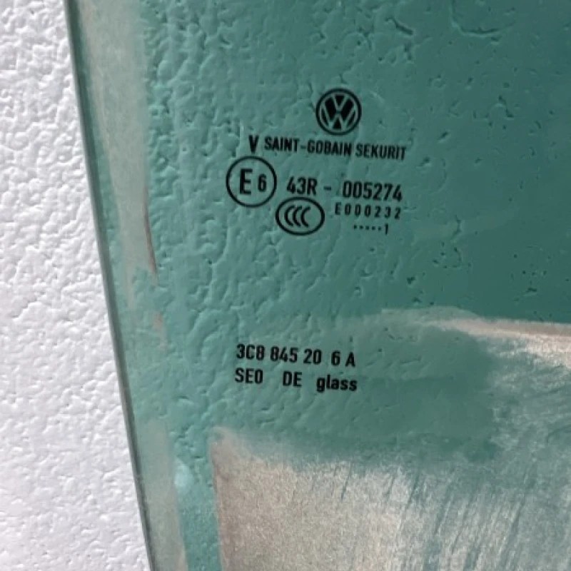 Geam dreapta spate / Volkswagen Passat CC 2011 / Caroserie, oglinzi si faruri