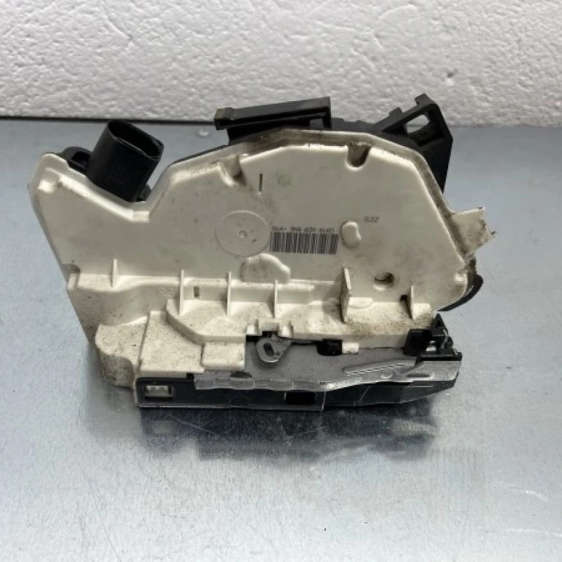 Iala broasca usa dreapta spate / Volkswagen Passat CC 2011 / Caroserie, oglinzi si faruri