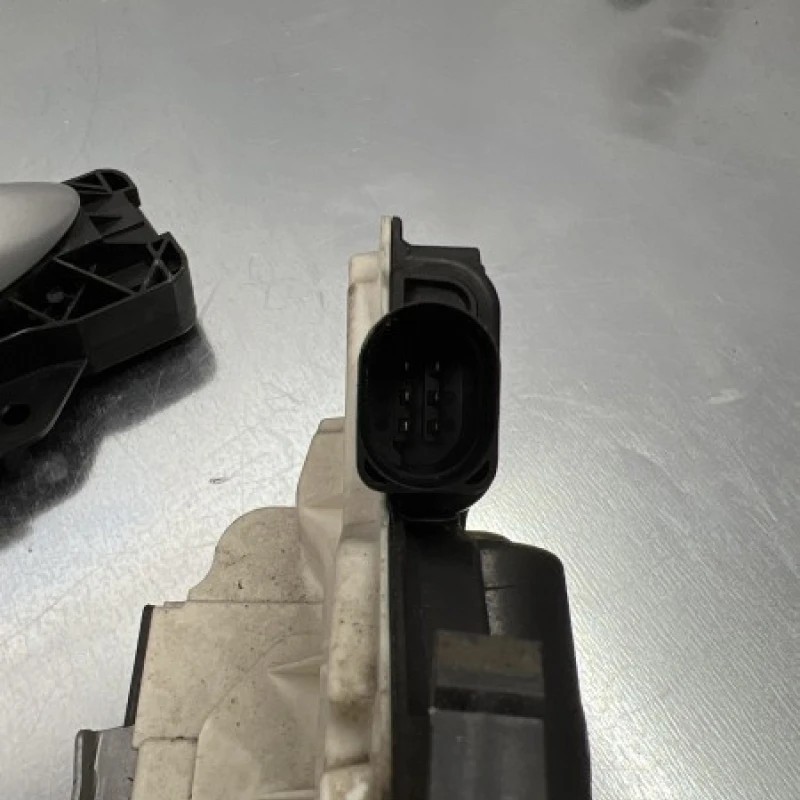 Iala broasca usa dreapta spate / Volkswagen Passat CC 2011 / Caroserie, oglinzi si faruri
