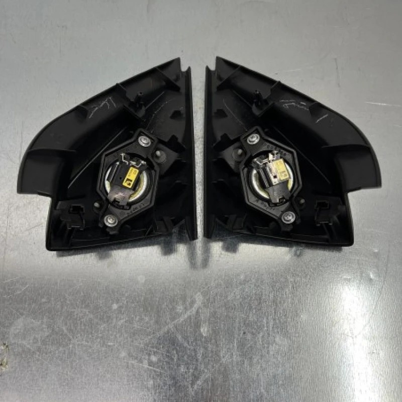 Boxa usa fata / Mitsubishi Outlander Outlander 2011 / Audio si electronice