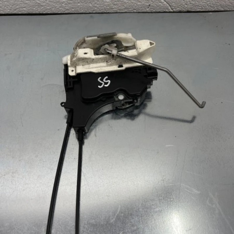 Iala broasca usa stanga spate / Mitsubishi Outlander Outlander 2011 / Caroserie, oglinzi si faruri