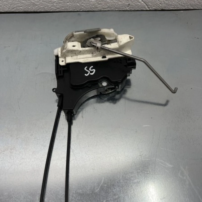 Iala broasca usa stanga spate Mitsubishi 