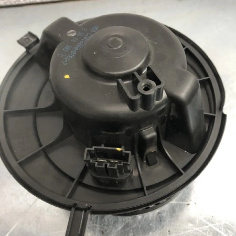Ventilator aeroterma bord / Volkswagen Golf MK6 2011 / Climatizare