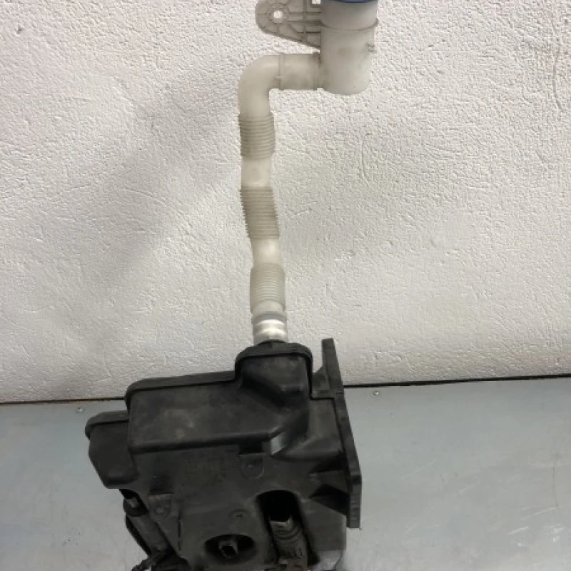Vas strop gel spalator parbriz / Volkswagen Golf MK6 2011 / Caroserie, oglinzi si faruri