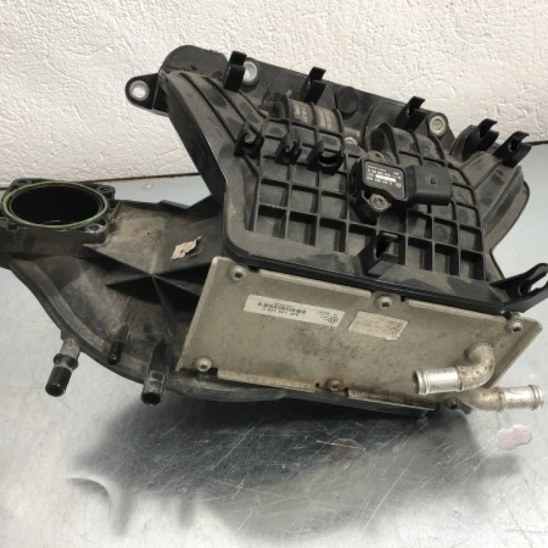 Galerie de admisie / Volkswagen Golf Plus MK6 2012 / Motor, racire si evacuare