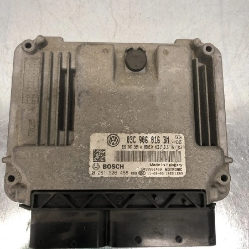 Calculator motor ecu Volkswagen 