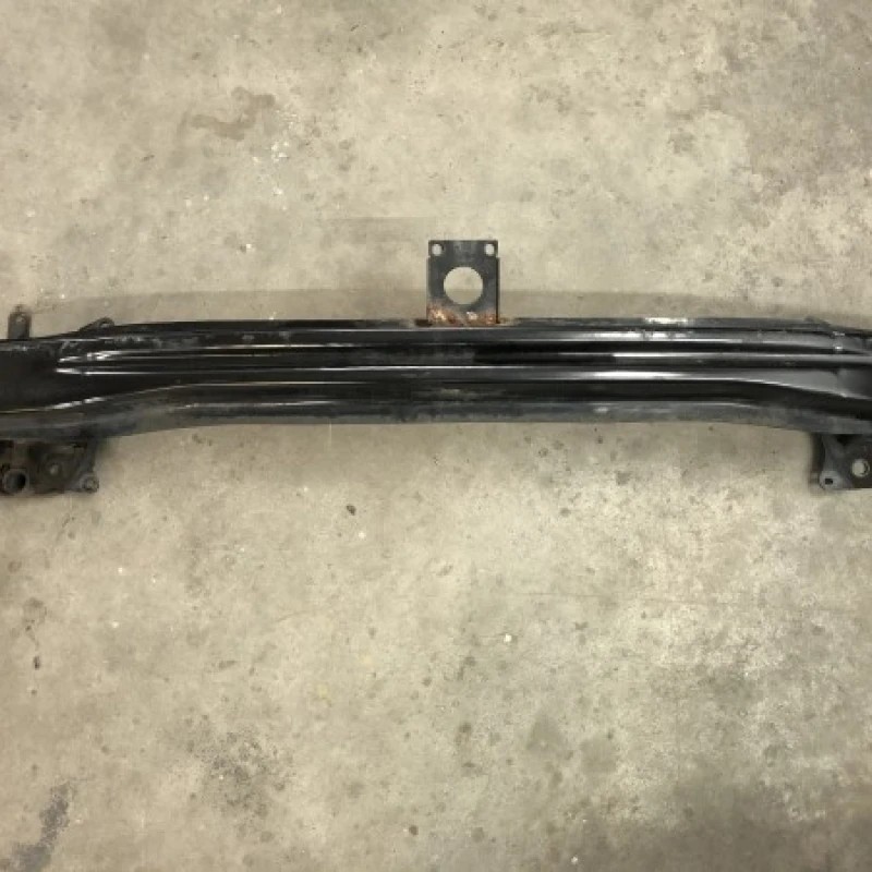 Armatura intaritura bara fata / Volkswagen Golf Plus MK5 2008 / Caroserie, oglinzi si faruri