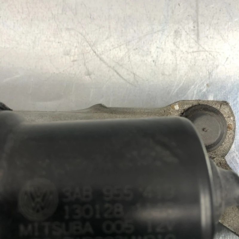 Ansamblu stergatoare cu motoras / Volkswagen Passat B7 2013 / Caroserie, oglinzi si faruri