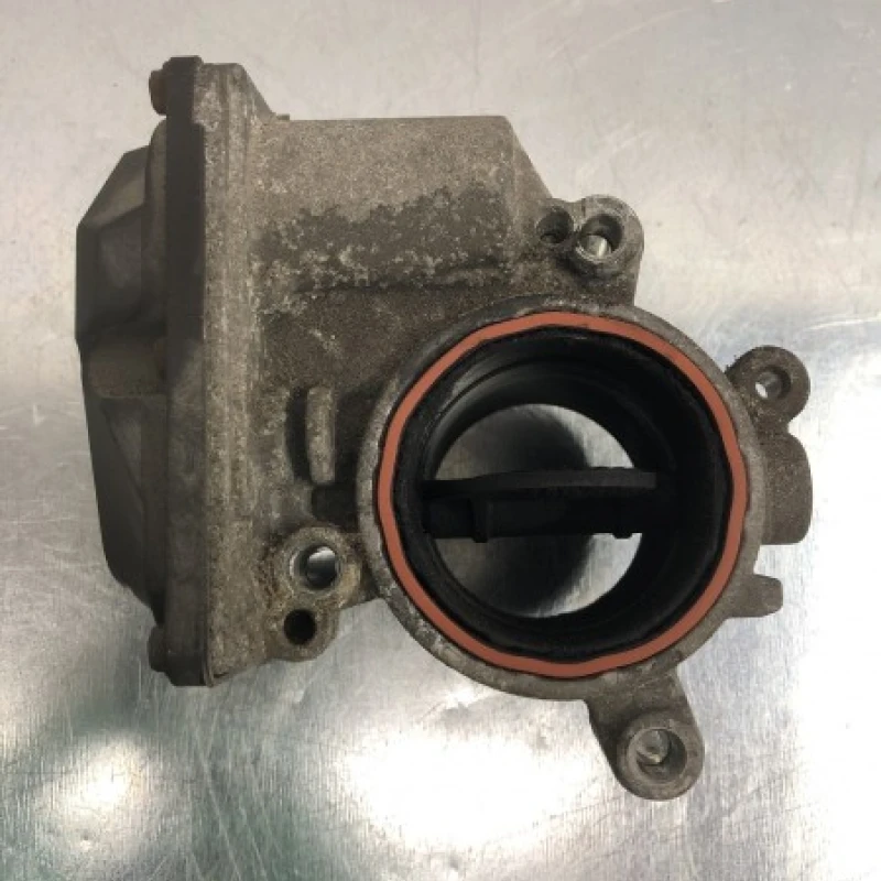 Clapeta de acceleratie / Volkswagen Golf MK6 2011 / Motor, racire si evacuare