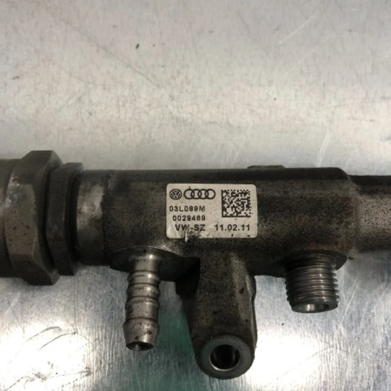 Rampa injectoare cu senzor / Volkswagen Golf MK6 2011 / Motor, racire si evacuare