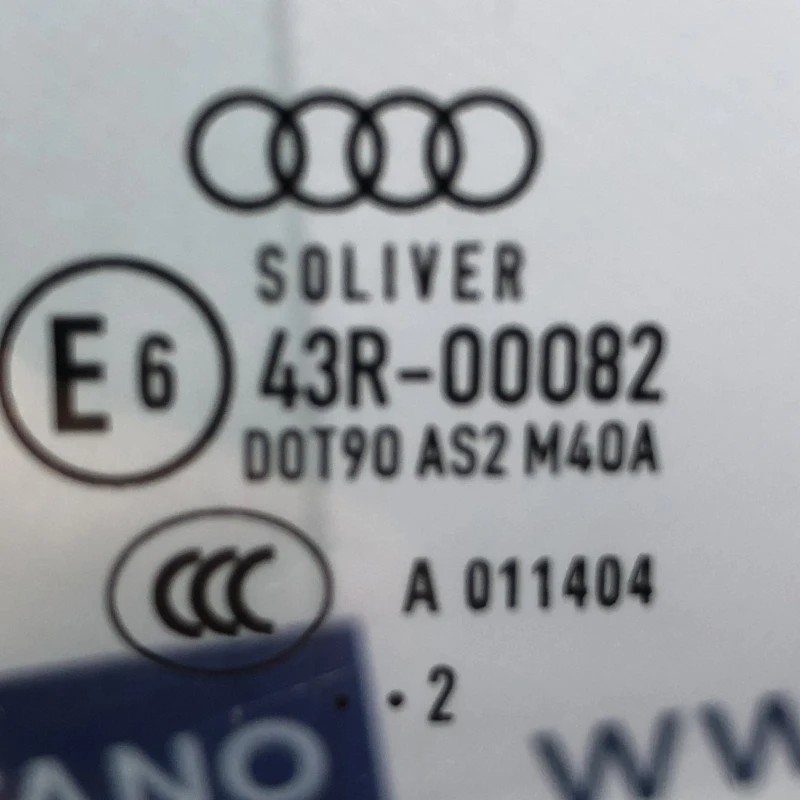 Geam dreapta spate / Audi A4 B8 2013 / Caroserie, oglinzi si faruri