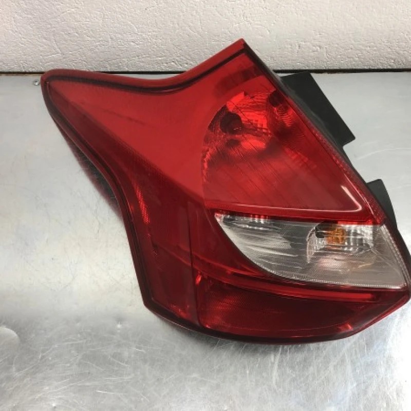 Stop stanga caroserie / Ford Focus MK3 2011 / Caroserie, oglinzi si faruri