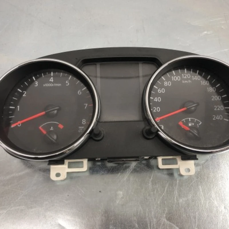 Ceas bord / Nissan   2011 / Audio si electronice