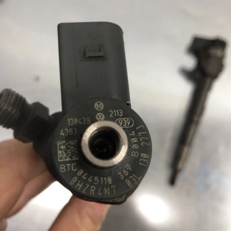 Injector / Volkswagen Sharan 7N 2014 / Motor, racire si evacuare