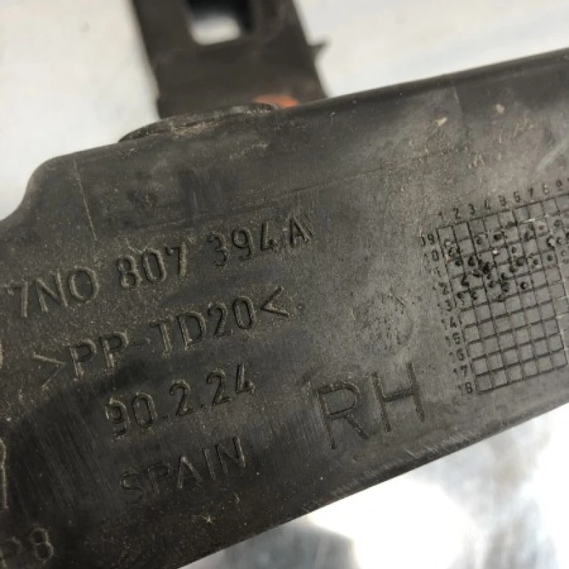 Suport bara / Volkswagen Sharan 7N 2014 / Caroserie, oglinzi si faruri