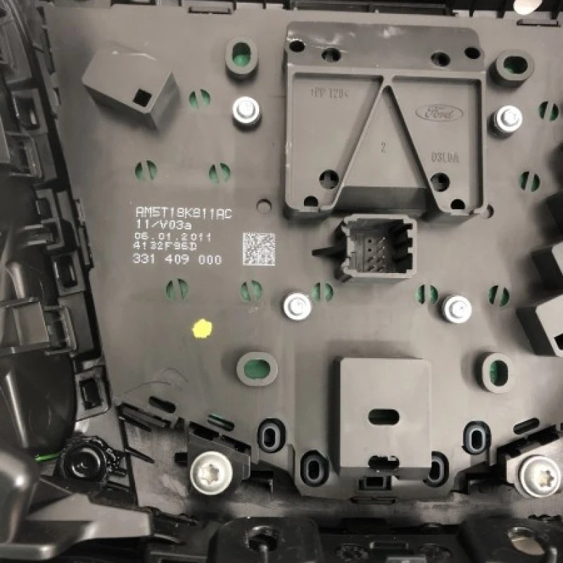 Grile centrale ventilatie cu panou comanda / Ford Focus MK3 2011 / Interior