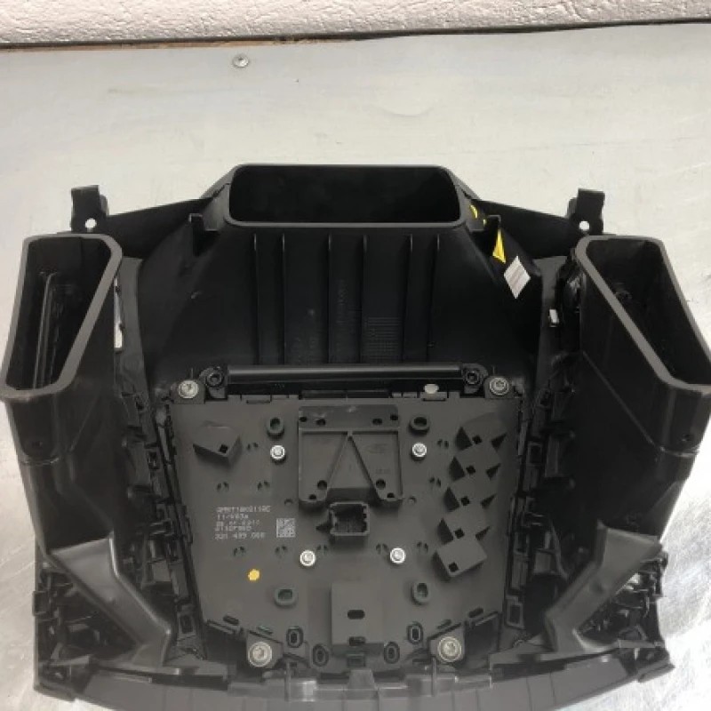 Grile centrale ventilatie cu panou comanda / Ford Focus MK3 2011 / Interior