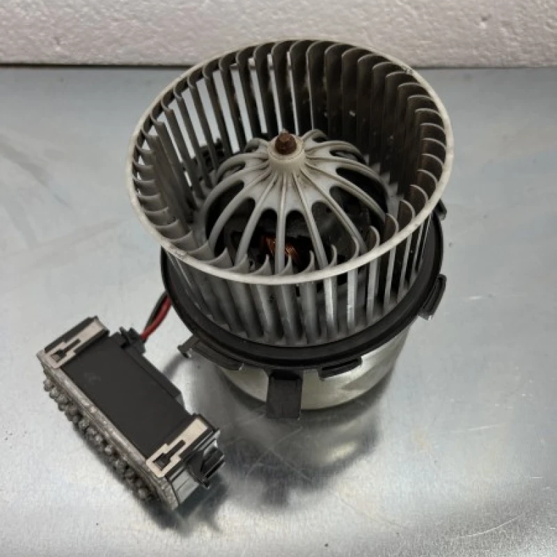 Ventilator aeroterma bord Audi 