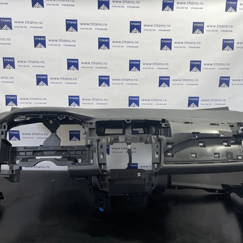 Plansa bord / Nissan Leaf ZE1 2019 / Interior
