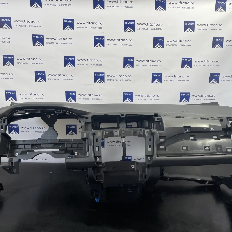 Plansa bord / Nissan Leaf ZE1 2019 / Interior