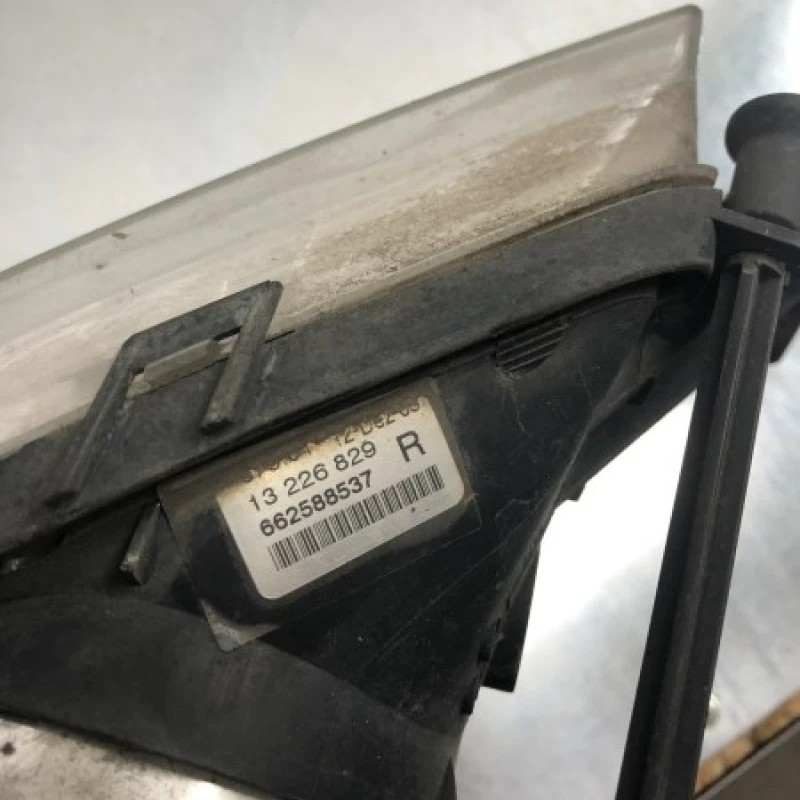 Proiector dreapta / Opel Insignia A 2013 / Caroserie, oglinzi si faruri