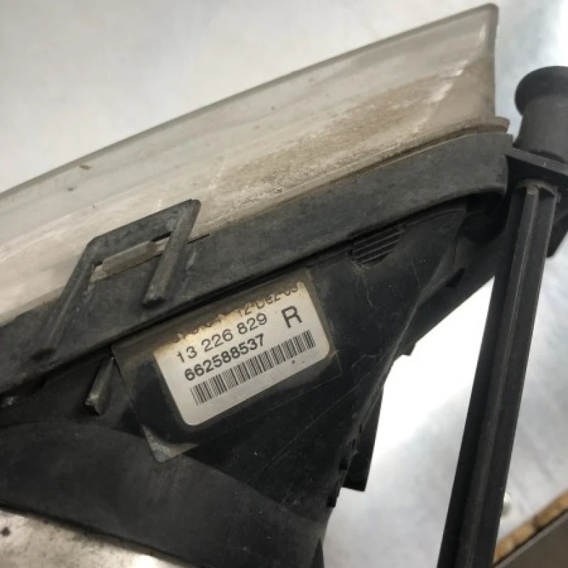 Proiector dreapta / Opel Insignia A 2013 / Caroserie, oglinzi si faruri
