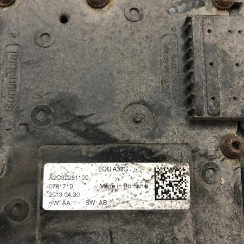 Actuator motor frana de mana / Opel Insignia A 2013 / Interior