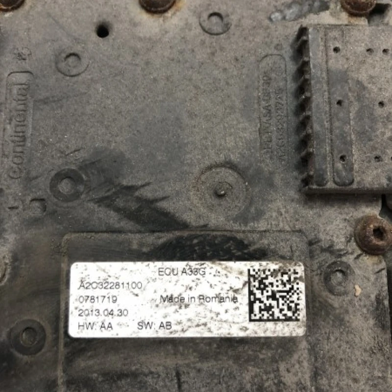 Actuator motor frana de mana / Opel Insignia A 2013 / Interior