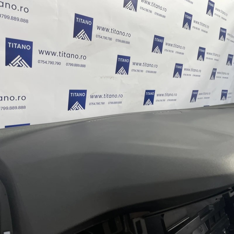 Plansa bord / Nissan Leaf ZE1 2019 / Interior