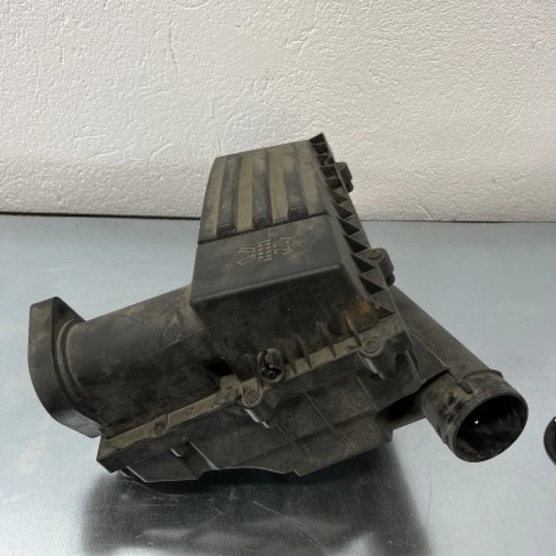 Carcasa filtru aer / Volkswagen Golf Plus MK5 2008 / Motor, racire si evacuare
