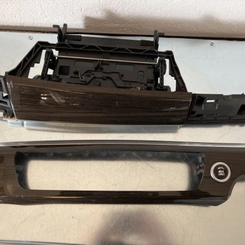 Ornament trim bord / BMW Seria 7 F01 2011 / Interior