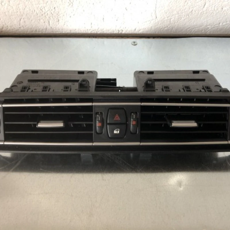 Grila aer bord BMW 