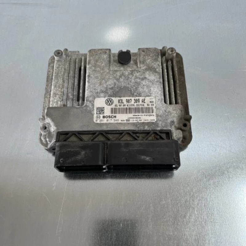 Calculator motor ecu / Volkswagen   2013 / Audio si electronice