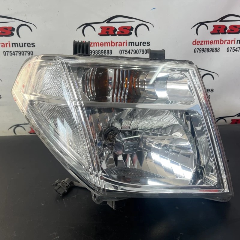 Far dreapta Nissan Navara D40 2009
