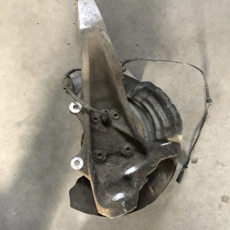 Fuzeta stanga fata / BMW Seria 5 F11 2011 / Directie si suspensie