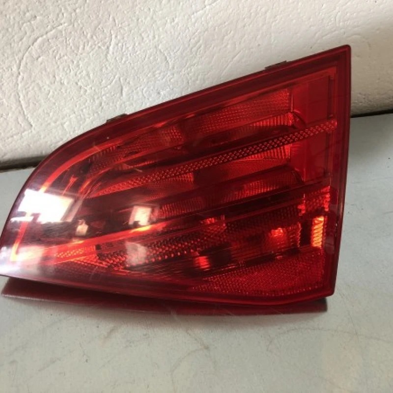 Stop dreapta haion Audi A4 B8 2010