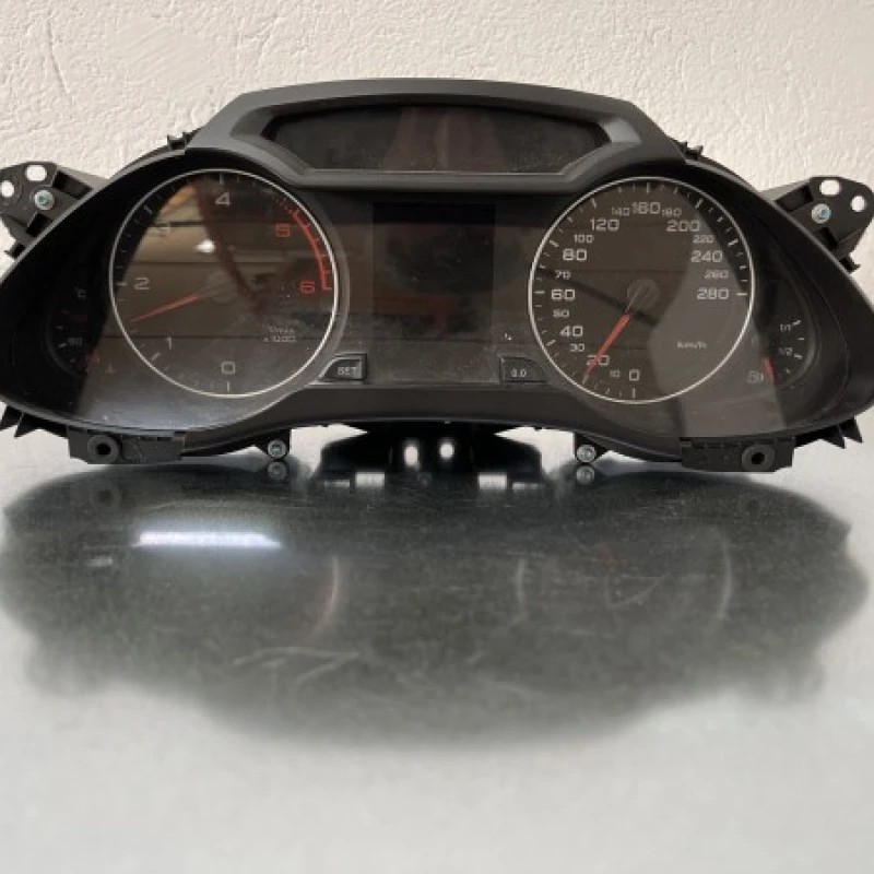 Ceas bord / Audi A4 B8 2010 / Audio si electronice